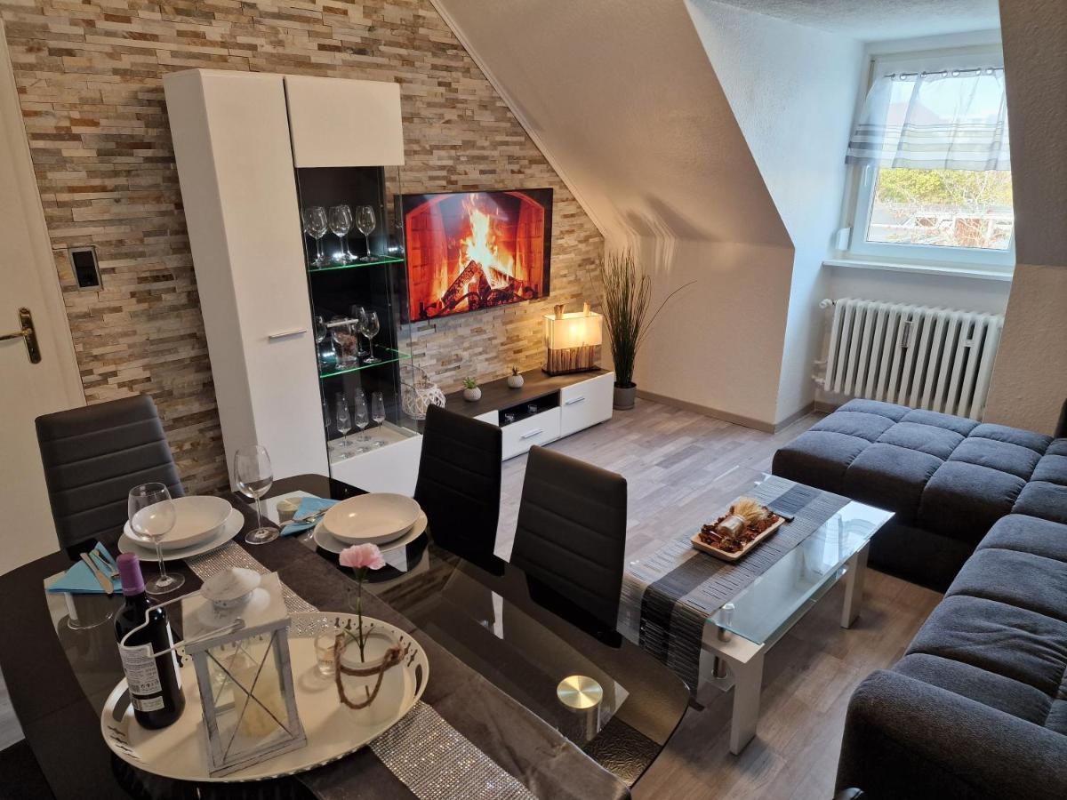 Exklusives Dachgeschoss-apartment: Zentrales Mit Highspeed-internet Apartment *