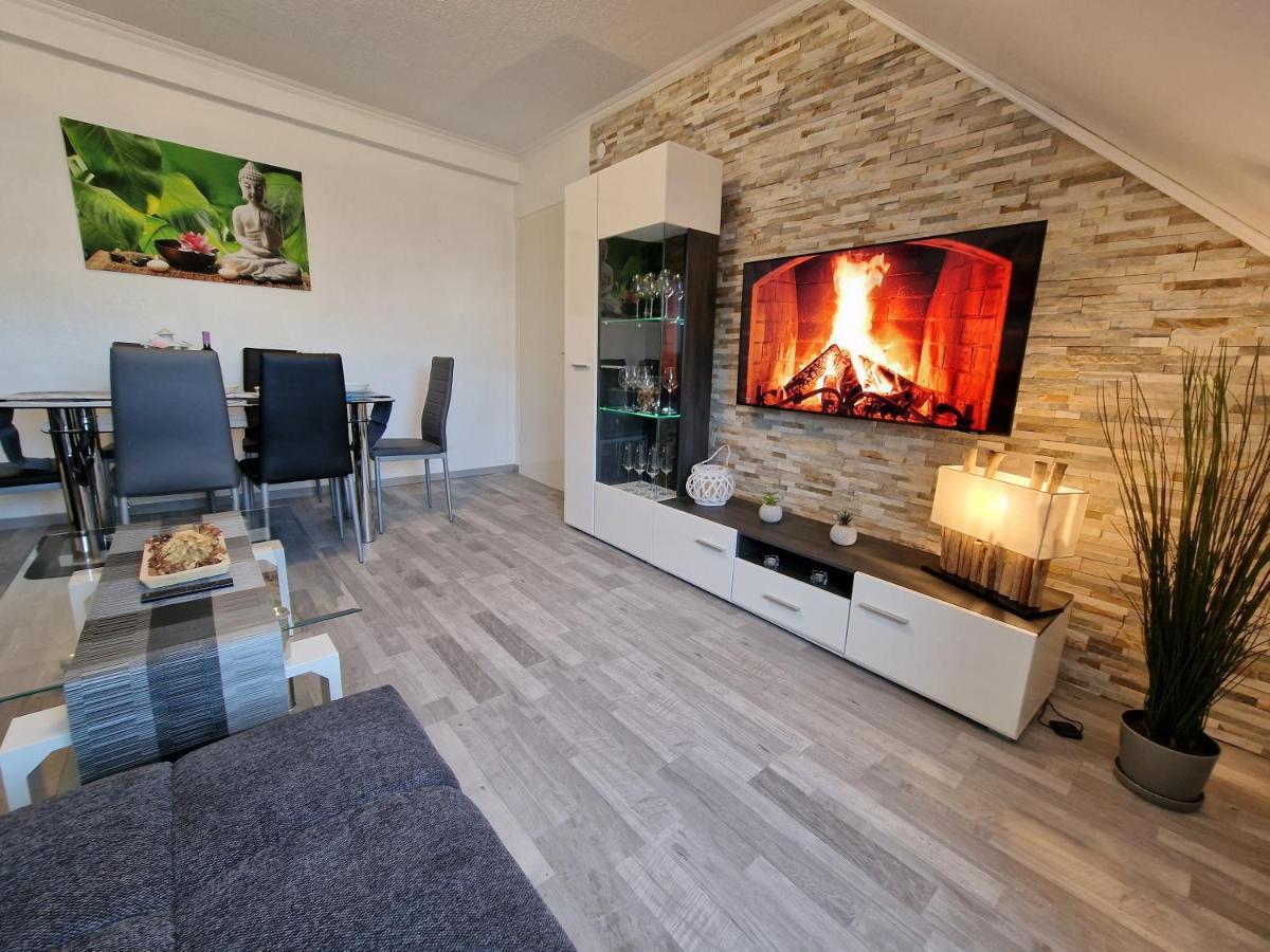 Exklusives Dachgeschoss-apartment: Zentrales Mit Highspeed-internet * Kassel