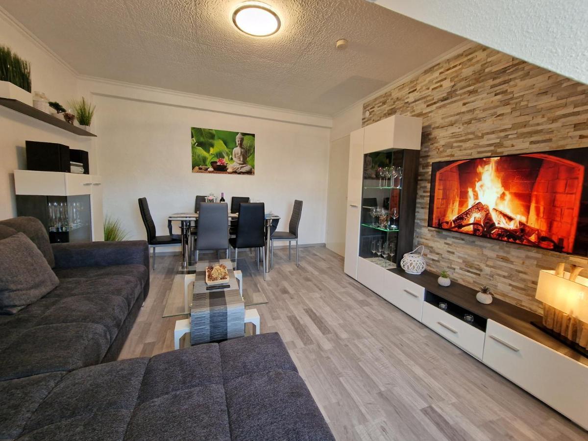 Apartment Exklusives Dachgeschoss-apartment: Zentrales Mit Highspeed-internet