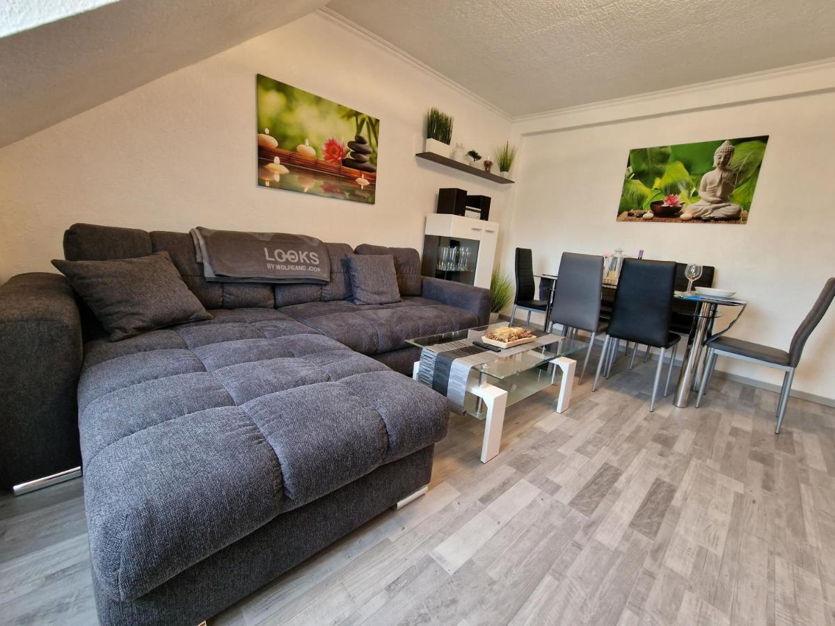 Apartment Exklusives Dachgeschoss-apartment: Zentrales Mit Highspeed-internet