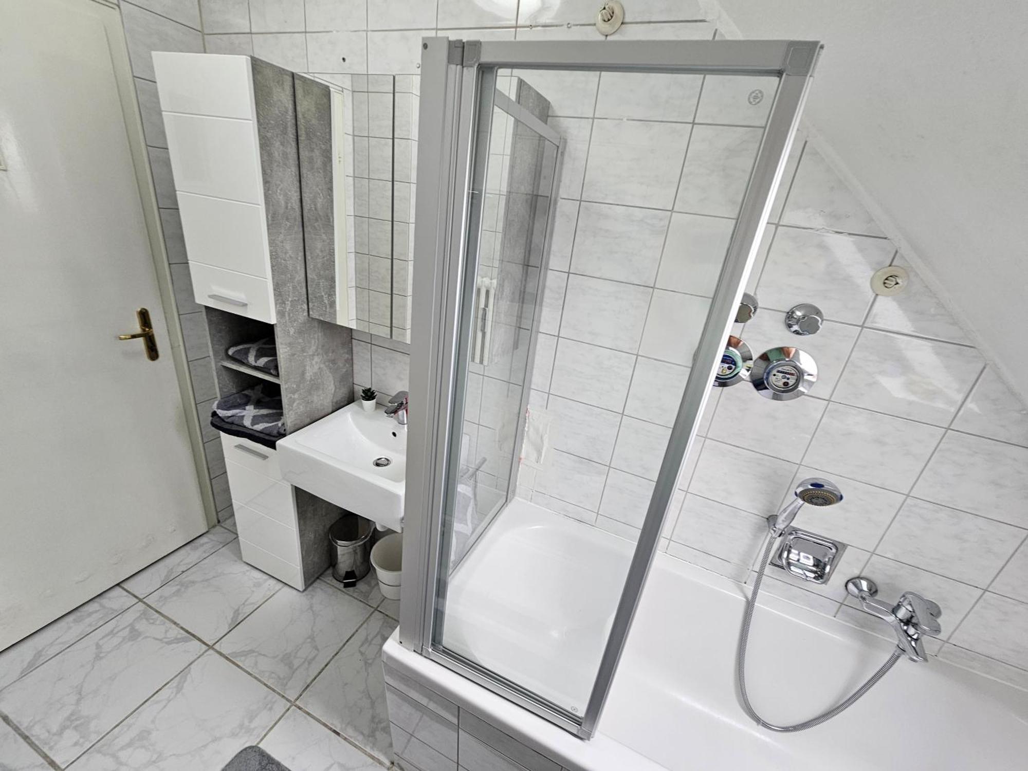 Exklusives Und Helles Dachgeschoss-apartment No 1 Im Zentrum Von Kassel, Schnelles 1gbit Internet, Geschirrspueler, Boxspringbetten